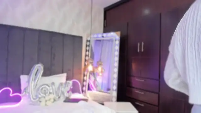 SHARONN     online show from February 11, 3:50 am