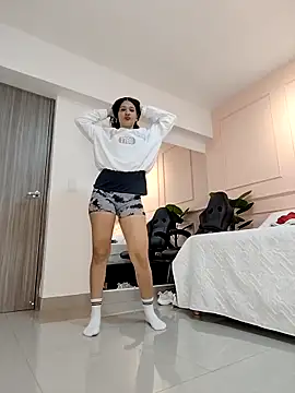 SHARONN     online show from October 9, 4:10 am