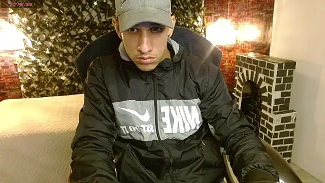 Snapshot of Jheidertwink chatting on December 17, 3:50 am Jheidertwink online show from December 17, 3:50 am