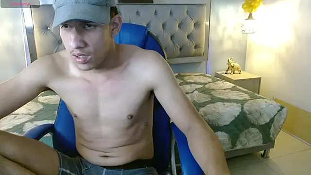 Snapshot of Jheidertwink chatting on December 28, 6:28 am Jheidertwink online show from December 28, 6:28 am