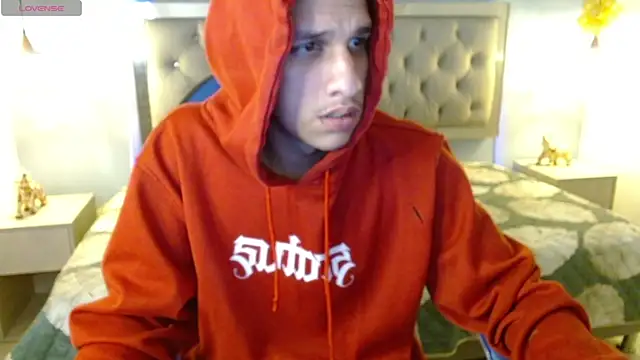 Snapshot of Jheidertwink chatting on December 28, 9:31 am Jheidertwink online show from December 28, 9:31 am