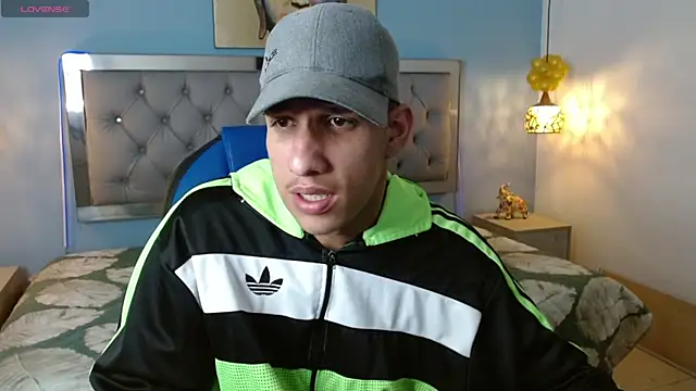 Snapshot of Jheidertwink chatting on December 29, 3:22 am Jheidertwink online show from December 29, 3:22 am