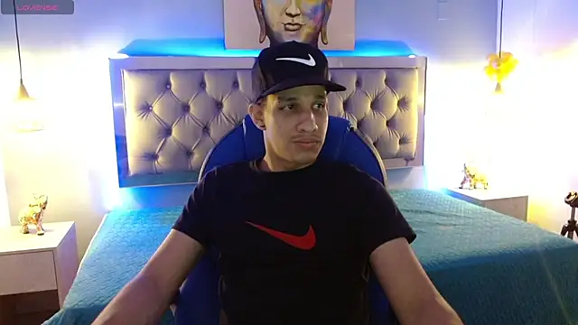 Snapshot of Jheidertwink chatting on January 7, 3:24 am Jheidertwink online show from January 7, 3:24 am