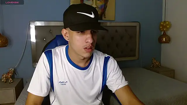 Snapshot of Jheidertwink chatting on January 11, 3:23 am Jheidertwink online show from January 11, 3:23 am