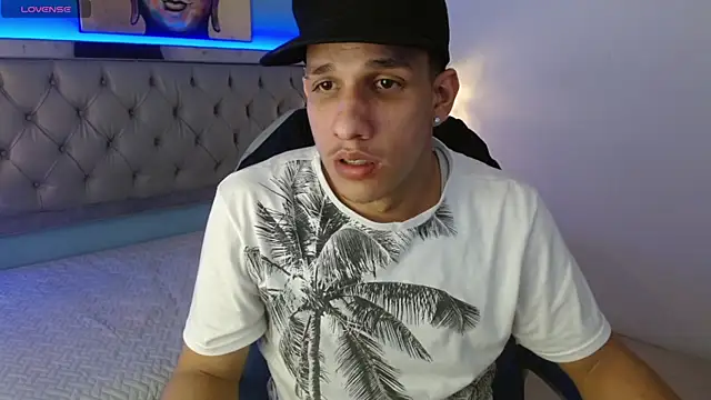 Snapshot of Jheidertwink chatting on February 15, 3:52 am Jheidertwink online show from February 15, 3:52 am