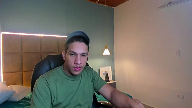 Snapshot of Jheidertwink chatting on September 12, 12:27 pm Jheidertwink online show from September 12, 12:27 pm