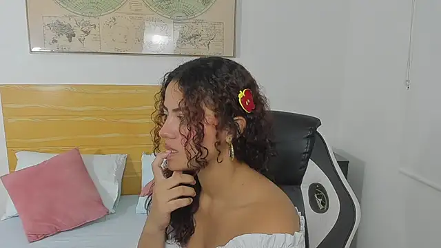 Snapshot of yaya23x chatting on January 21, 12:07 pm yaya23x online show from January 21, 12:07 pm