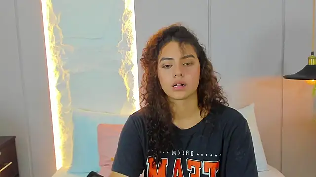 Snapshot of yaya23x chatting on March 20, 7:04 pm yaya23x online show from March 20, 7:04 pm