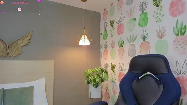 Snapshot of yaya23x chatting on October 14, 2:07 pm yaya23x online show from October 14, 2:07 pm