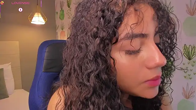 Snapshot of yaya23x chatting on November 6, 2:07 pm yaya23x online show from November 6, 2:07 pm