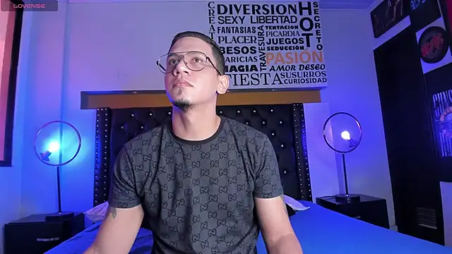 JoshMillerr  online show from February 24, 7:09 pm