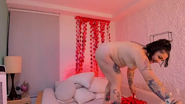 Snapshot of poisson_ivy chatting on March 1, 9:40 am poisson ivy online show from March 1, 9:40 am