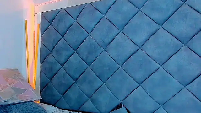 Nellyhills online show from February 21, 1:00 pm