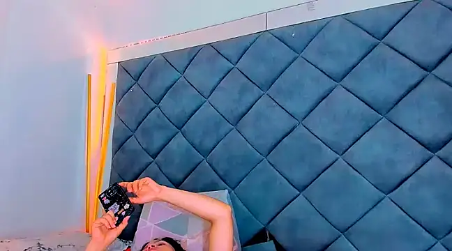 Nellyhills online show from February 27, 11:26 pm