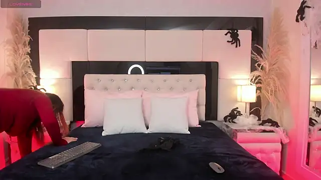 CarlaRossi  online show from October 24, 8:16 pm