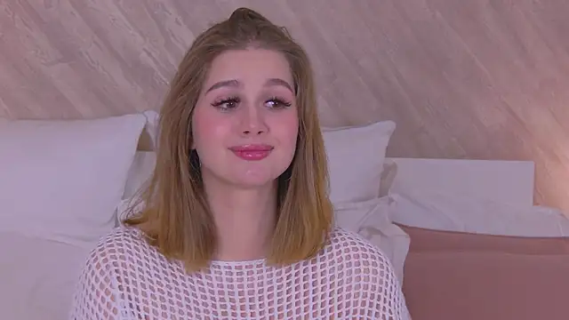 Snapshot of EllieHayes chatting on December 19, 6:34 pm EllieHayes online show from December 19, 6:34 pm