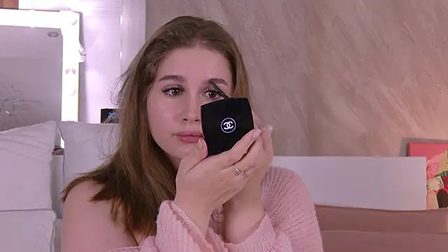 Snapshot of EllieHayes chatting on November 3, 5:03 pm EllieHayes online show from November 3, 5:03 pm