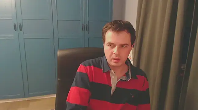 Snapshot of CuteMan33 chatting on January 11, 4:27 am CuteMan33 online show from January 11, 4:27 am