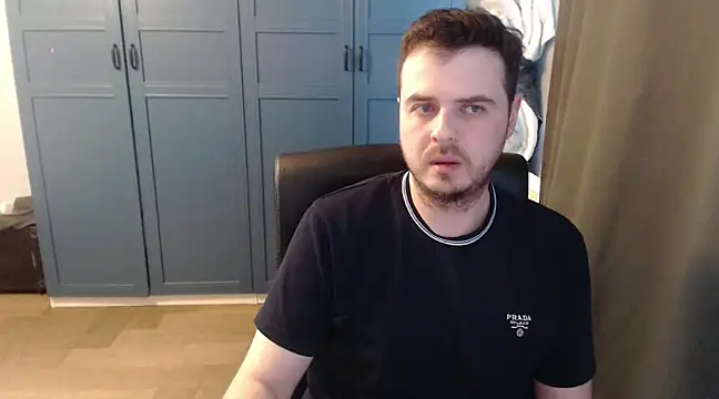 Snapshot of CuteMan33 chatting on March 6, 1:03 pm CuteMan33 online show from March 6, 1:03 pm