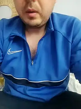 Snapshot of CuteMan33 chatting on October 17, 10:23 pm CuteMan33 online show from October 17, 10:23 pm