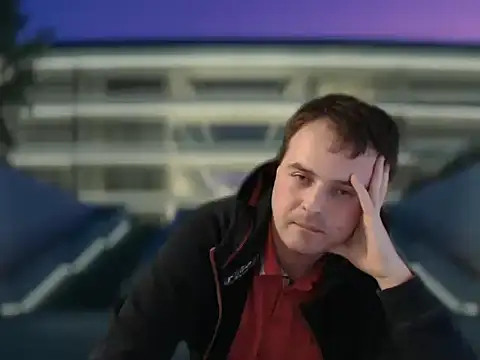 Snapshot of CuteMan33 chatting on November 2, 6:05 am CuteMan33 online show from November 2, 6:05 am