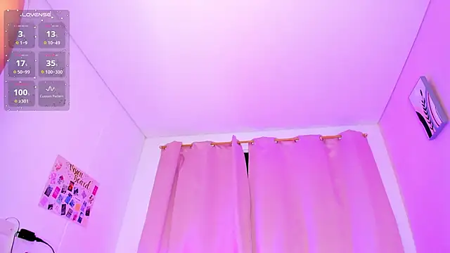  cherrykingsley1 online show from January 10, 7:14 am