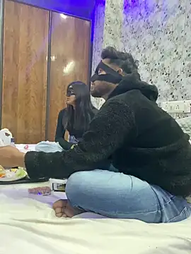 Snapshot of United3 chatting on February 8, 3:53 pm United3 online show from February 8, 3:53 pm