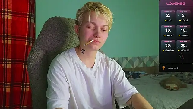 esajukyy online show from December 17, 4:32 pm