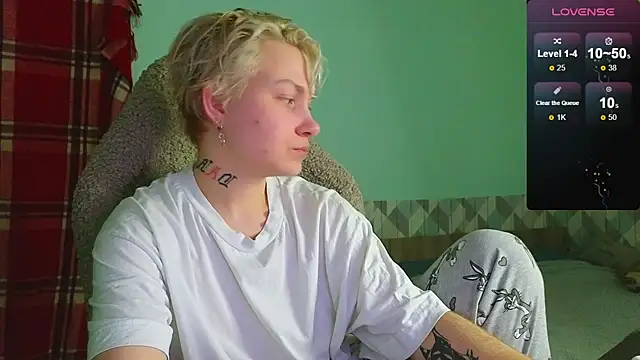 esajukyy online show from January 4, 5:26 pm