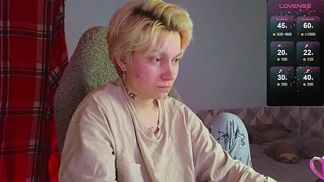 esajukyy online show from February 5, 2:26 pm