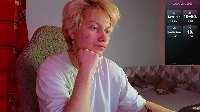 esajukyy online show from February 13, 6:05 pm