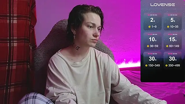 esajukyy online show from October 24, 11:50 am