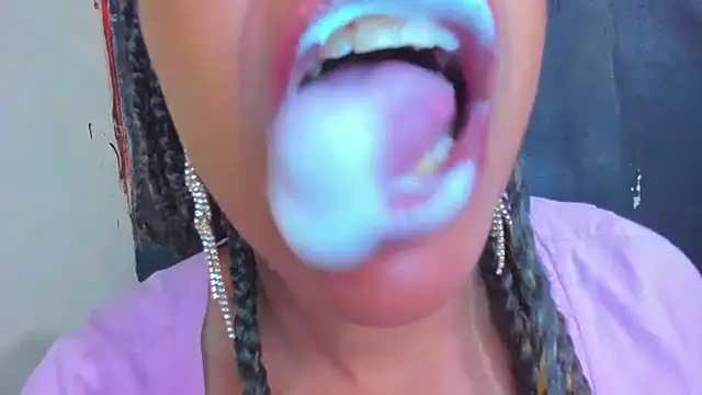 KamariaFyre online show from September 28, 10:59 pm