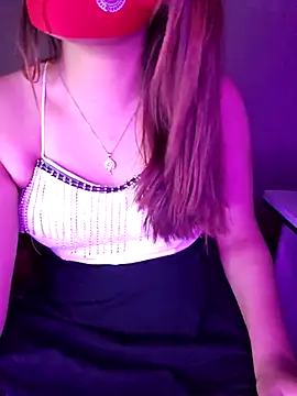 Snapshot of Olivia3 chatting on February 7, 10:52 pm Olivia3 online show from February 7, 10:52 pm