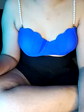 Snapshot of Olivia3 chatting on November 3, 8:43 pm Olivia3 online show from November 3, 8:43 pm