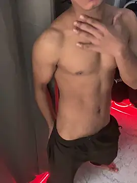 Snapshot of nick__yy chatting on October 6, 10:34 am nick yy online show from October 6, 10:34 am