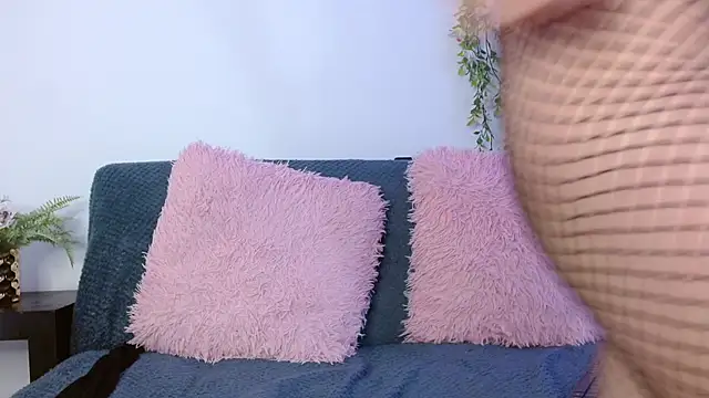 Kendal Mosk online show from September 19, 8:20 pm