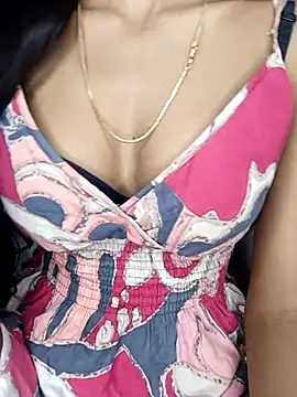 Snapshot of sexyriya_008 chatting on October 9, 9:29 am sexyriya 008 online show from October 9, 9:29 am