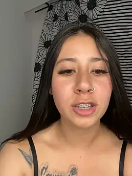 Zoee t online show from February 21, 4:48 pm