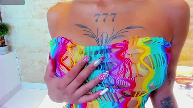 mia roldan  online show from February 23, 8:11 pm