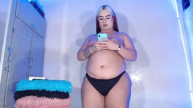 Snapshot of Dulce_smith_1 chatting on January 16, 10:02 pm Dulce smith 1 online show from January 16, 10:02 pm