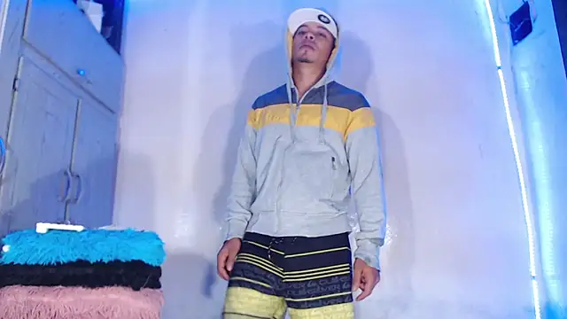 Snapshot of Dulce_smith_1 chatting on February 24, 9:31 pm Dulce smith 1 online show from February 24, 9:31 pm