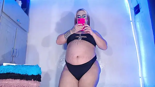 Snapshot of Dulce_smith_1 chatting on March 2, 6:48 am Dulce smith 1 online show from March 2, 6:48 am