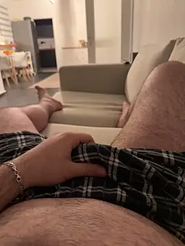 Snapshot of Loco42- chatting on November 24, 12:43 am Loco42- online show from November 24, 12:43 am