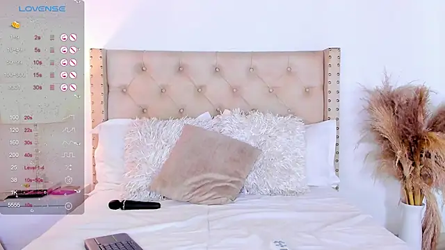 Snapshot of marilynrossy chatting on February 8, 3:30 am marilynrossy online show from February 8, 3:30 am