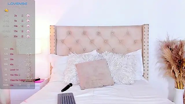 Snapshot of marilynrossy chatting on February 9, 2:49 am marilynrossy online show from February 9, 2:49 am