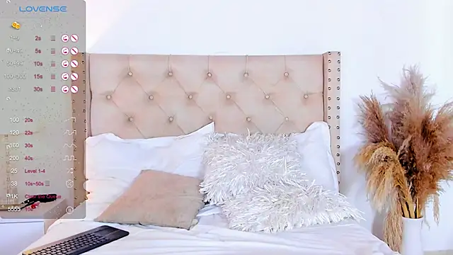 Snapshot of marilynrossy chatting on March 23, 8:04 am marilynrossy online show from March 23, 8:04 am