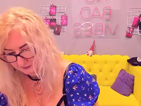 ChristyBrooks online show from January 20, 6:21 pm