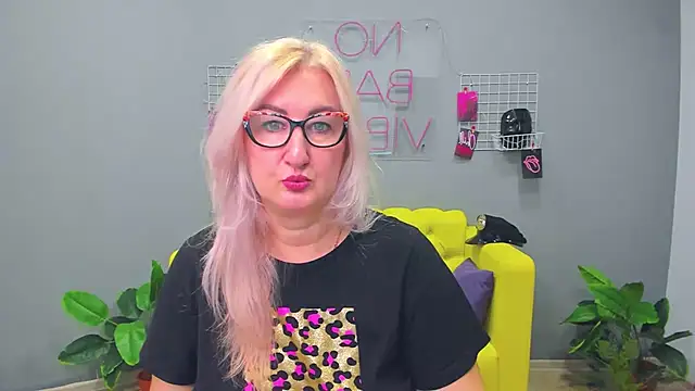 ChristyBrooks online show from January 25, 12:05 pm