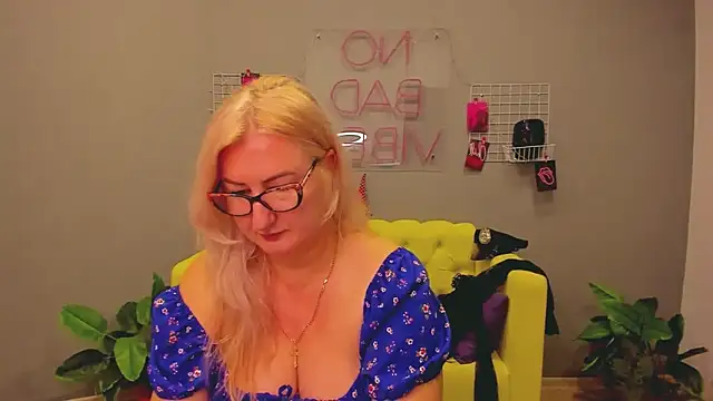 ChristyBrooks online show from January 30, 1:10 pm